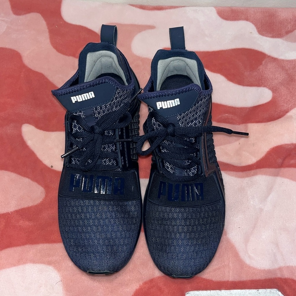 Men’s puma socks, sneakers